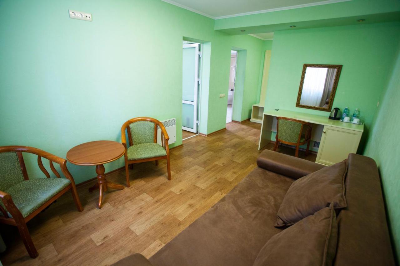 Park Rost Club Hotel Zadonets'ke Buitenkant foto
